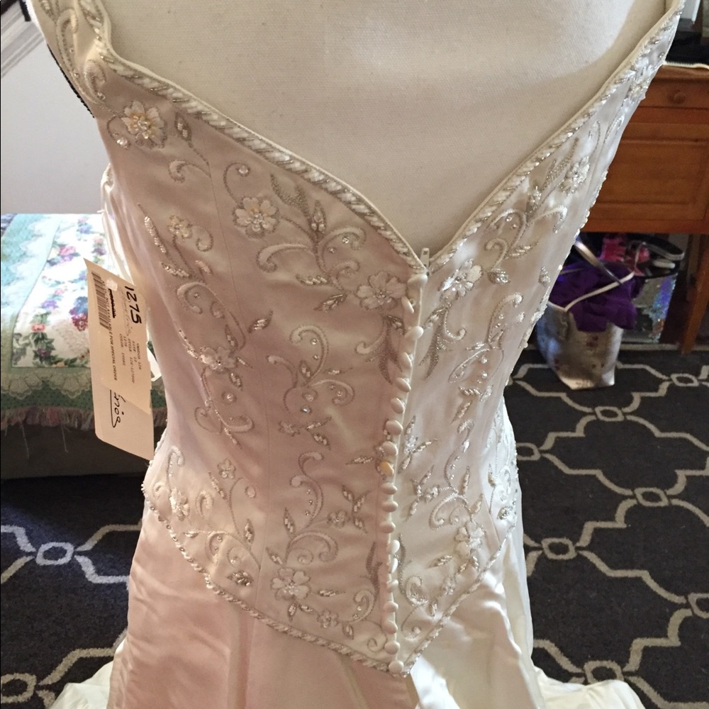 💍 New DEMETRIOS Ivory Wedding DRESS Beaded Floral 6 - Picture 4 of 16